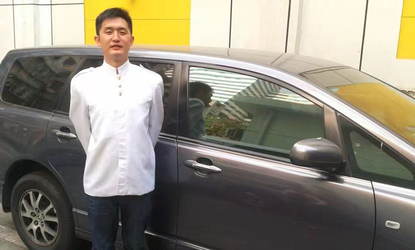 Hong Kong Airport car driver
